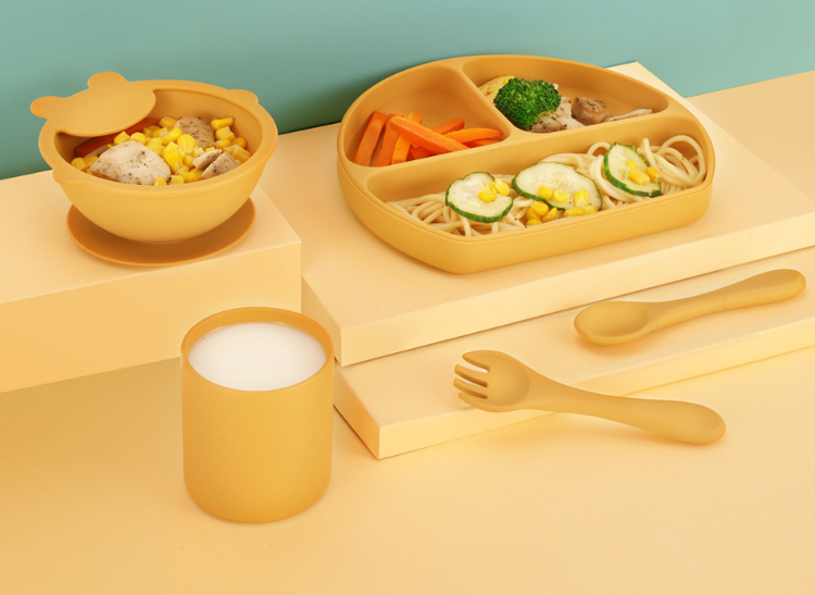 toddler self-feeding dinner plates